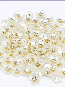 50 peças/pacote, 14mm Flores de Resina de Cravo-da-índia Roxas de 5 Pétalas, Flores de Strass com Base Dourada, Pérolas Sem Furos para Decoração de Roupas