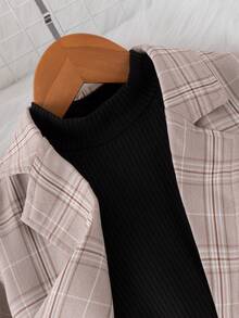 Komplet dla młodej dziewczyny, 3 elementy: dwurzędowa marynarka w kratę w kolorze róży, jednokolorowy top i mini spódniczka w kratę, swobodny, szykowny strój do szkoły, na zewnątrz, do pracy i na wakacje