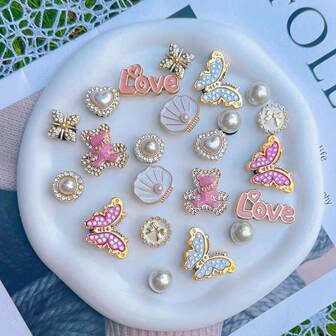 22pcs White & Gold Powder Butterfly, Letter, Heart Shaped Shoe Charms, Suitable For Garden Sandals, Detachable DIY Accessories & Decorations