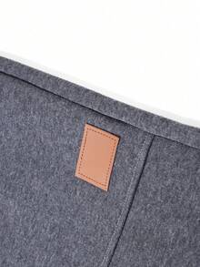 男士休闲跑步裤，配有可调节抽绳、侧袋和品牌标识贴片，适合健身、慢跑、训练和休闲穿着。 - 深灰色 - 查看 5