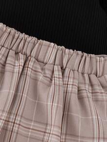 Komplet dla młodej dziewczyny, 3 elementy: dwurzędowa marynarka w kratę w kolorze róży, jednokolorowy top i mini spódniczka w kratę, swobodny, szykowny strój do szkoły, na zewnątrz, do pracy i na wakacje