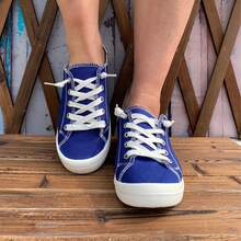 A Pair Of Comfortable, Simple And Versatile Blue Lace-Up Casual Shoes For Women. The Fresh Color Creates A Refreshing Feeling. The Simple Style Is Easy To Match, Adding Comfort And Beauty To Your Travel - Màu xanh lam - Xem 4