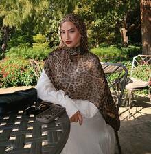 ZGMYC Watercolour Floral Printed Hijab Scarf For Women Soft Modal Cotton Instant Hijab Head Wraps Shawls Long Scarveshalloween - 棕色豹紋 - 查看 6