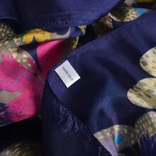 100% Mulberry Silk Scarf For Women Lightweight Long Scarves Beach Wraps Cover Up -Travel Photography Scarfhalloween - 海軍藍蝴蝶 - 查看 5
