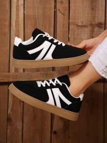 2025 Spring New Women's Black Skateboard Shoes, Fashion Versatile Breathable Sneakers, Casual Shoes Ins Style - Black - View 2