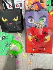 12 件/72 件/144 件万圣节礼品袋，散装无纺布 8 种图案设计，带手柄的可重复使用万圣节礼品袋，骷髅拱门，用于礼品包装的塑料迷你蜘蛛，万圣节派对不给糖就捣蛋装饰品 - 彩色 - 查看 7