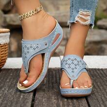 2026 New Style Women's Wedge Heel Flip-Flops - Breathable Hollow-Out Toe & Clip Design, Lightweight Synthetic Cover Sandals With Cushioned EVA Insole & Non-Slip PVC Sole, Slip-On All-Season Casual Shoes, Comfortable Footwear, Crisscross Strap Design, Durable Traction Footwear - 淺藍色 - 查看 3