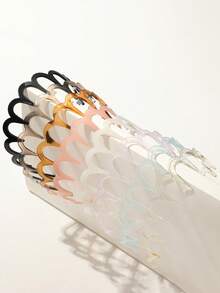 4条波浪齿状发带，宽豹纹印花，简约防滑，男女皆宜，可用于洗脸和护肤，是家居美发的理想配饰。 - 4PCS-A4 - 查看 3