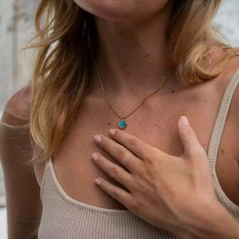 1pc Bohemian Blue Resin Heart Pendant Necklace, Stainless Steel Clavicle Chain For Women, Fashionable & Elegant Jewelry Gift For Valentine's Day