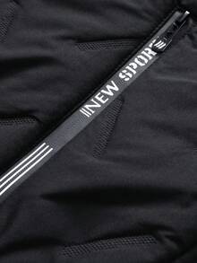 男士冬季舒适休闲风格毛绒连帽拉链夹克，适合通勤、户外、街头等场景。