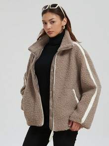 Neue Herbst/Winter Damen Oversized Teddy Mantel - Lässiger Schnitt fällt groß aus, empfehlen Sie eine Nummer kleiner für besseren Sitz, Retro Streetstyle Plüsch Oberbekleidung mit Stehkragen und Seitenstreifen - Kaffeebraun - Übersicht 4