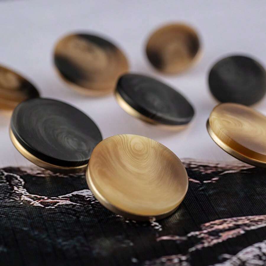 5/20件高端金属纽扣,独特树脂面板纹理,高端耐用的金属脚颜色,三种颜色可选经典百搭,适用于大衣、毛衣、衬衫、西装、夹克等服装装饰纽扣,尺码18/23/25。 - 彩色 - 查看 1