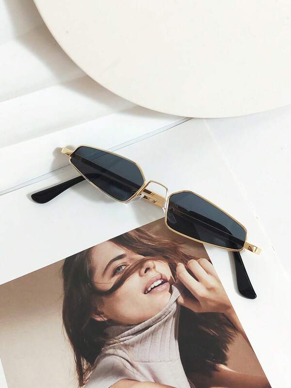 Inverted Triangle Women's Fashion Glasses, Retro Small Frame Metal Glasses, Hip-Hop Glasses, Street Style Decoration, Stage Costume Glasses, Metal Accessories Women's Accessories