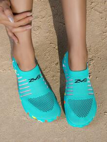 ZVB Chaussures d'eau pour couples, convenant aux amateurs de pieds nus. Chaussures de plage à semelle souple pour femmes, pour la natation, la plongée, les activités extérieures d'été à séchage rapide, la pêche, les chaussures de gué respirantes