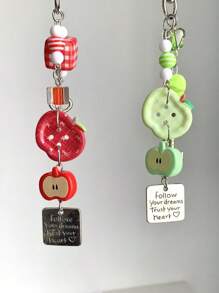 1个男女通用创意苹果吊坠钥匙扣，苹果纽扣装饰配件，节日生日礼物，万圣节配饰，教师节包包配饰，带证件夹的挂绳，汽车配饰，包包挂饰，圣诞节汽车礼物，送给朋友姐妹的礼物创意