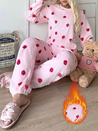2 piezas Conjunto de top y pantalones de mujer con estampado de cerezas en felpa, cálido y cómodo para otoño/invierno, ropa acogedora y esponjosa