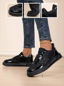 Zapatillas slip-on elegantes y cómodas de mujer con malla de encaje floral negro, adecuadas para ir al trabajo y caminar