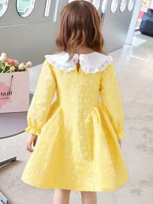 Váy bé gái năng động và đầy nắng, cổ Peter Pan xếp nếp đính hoa, váy trơn rộng, thích hợp mặc thường ngày, dự tiệc, mặc hàng ngày - Màu vàng - Xem 2