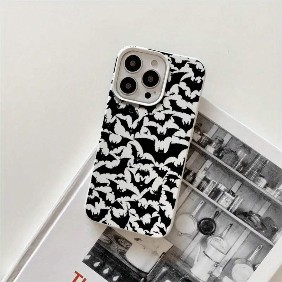 Funda para teléfono con diseño de murciélagos negros (grandes y pequeños), con orificios grandes y bonito estampado. Compatible con phone 16 Pro Max, 16, 15 Pro, 14, 14 Plus/14 Pro Max, 13, 13 Pro, 12 Pro, 11/11 Pro. Regalos para cumpleaños y festividades - Blanco - Ver 1