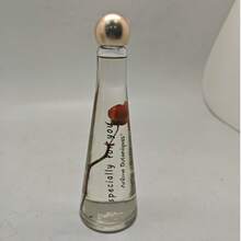Elegant 120ml Reed Diffuser With Dried Flowers - Fashionable Gift For Home Office Decor.