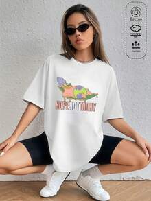SpongeBob SquarePants Ce T-shirt incarne parfaitement l'esprit "nonchalant" ! "Pas aujourd'hui !" Associé à une pose décontractée, il exprime simplement la voix intérieure des employés de bureau. Doux et agréable sur la peau, la coupe ample met parfaitement en valeur la silhouette. Ce T-shirt blanc est frais et polyvalent, associé à un pantalon de jogging pour créer une atmosphère douillette et confortable à la maison. - Blanc - Voir 1