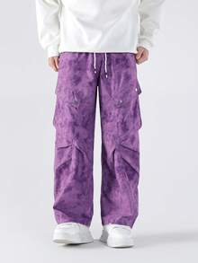 轻盈透气的涤纶面料，适合夏季穿着。数码印花时尚直筒工装裤，做旧风格，可作运动裤、伞兵裤、摩托车休闲裤等。柔软舒适，可个性化定制迷彩休闲工装裤。建议选购小一码。 - 紫色 - 查看 3