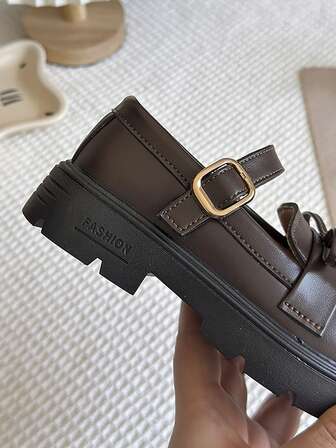 Flickloafers med Mary Jane-motiv, dekorerade med rosett, bruna skolskor i läder, tjock sula, lämpliga för vardags- och festkläder