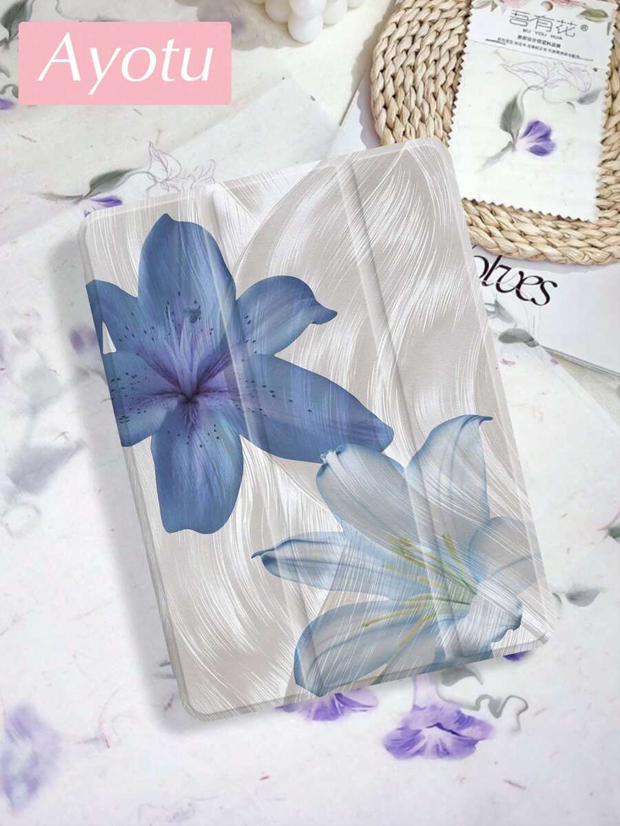 Ayotu Casing Motif Hibiscus Biru & Putih, Cocok untuk Tablet 10,2 Inci (Generasi ke-9/ke-8) 2021/2020, Kompatibel dengan Galaxy Tab A8 10,5 Inci 2022, Cocok untuk Kindle (Generasi ke-11, Rilis 2024) (6 Inci), Dengan Slot Pensil, Mendukung Fitur Tidur/Bangun Otomatis, Pelindung yang Modis