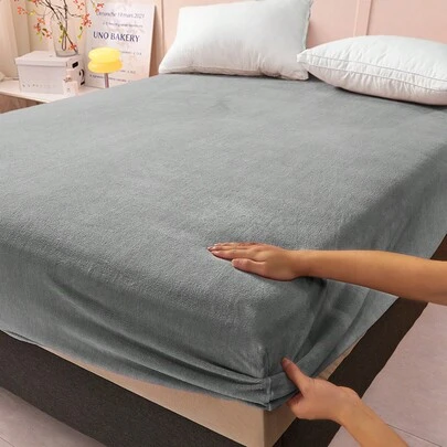 1pc Solid Color Crystal Velvet Bedsheet, Bedding, Mattress Protector, Bed Cover, Soft Home Textile, Breathable Anti-Pilling Mattress Pad, Soft & Skin-Friendly, Multiple Colors Available, Home Decor, Soft & Comfortable Bedroom Bedding, Fashionable Mattress Cover