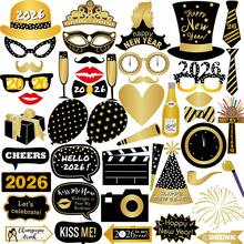 46 pièces Accessoires pour photomaton Nouvel An 2026, Accessoires pour photomaton Bonne Année, Décorations de fête du Nouvel An (Assemblage DIY requis, il suffit de coller les bâtons sur chaque accessoire photo à l'aide d'un ruban adhésif)'