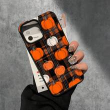 Funda protectora para teléfono con diseño de calabaza a rayas naranjas y negras, con orificios grandes, compatible con phone 16 Pro Max, 16, 15 Pro, 14, 14 Plus/14 Pro Max, 13, 13 Pro, 12 Pro, 11/11 Pro Series. Regalos para cumpleaños y fiestas - Blanco - Ver 3