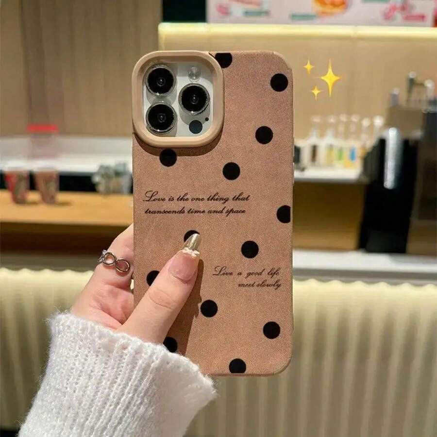 Esta funda para phone presenta un elegante diseño de lunares y es compatible con los modelos 16, 15, 14, 13, 12 y 11 Pro. Es una idea encantadora para el Día de San Valentín. - Marrón claro-1 - Ver 1