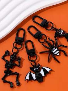 Gotischer Schlüsselanhänger Anhänger Kette, Gotischer Spinnen-Schädel Schlüsselanhänger, Halloween Anhänger Schmuckzubehör, Schädel Geist Halloween Element Schwarze Anhängerkette, personalisierter Anhänger, Halloween Geschenk, Kopfhörer Tasche Schlüsselanhänger. Dieser Anhänger enthält Halloween Elemente wie Fledermäuse, Spinnen, Schädel und Hexen, Tasche Anhänger, Taschenzubehör, Taschenketten