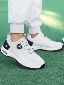Nuevos zapatos de golf dedicados para hombres con botones giratorios, zapatos de golf de moda y transpirables