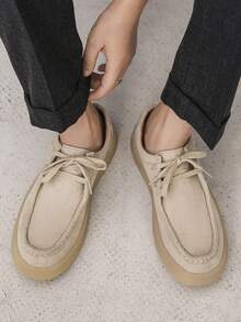 男士休闲鞋 Wallabee 风格米色鞋，绒面革鞋，男鞋，软底鞋，步行鞋，复古风格，全天舒适 - 米色 - 查看 2