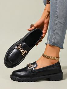 Schwarze Leder-Loafer für Damen, Plateauabsatz, Slip-On, Metallschnallen-Dekor, glänzende Oberfläche, Freizeitschuhe, geeignet für Frühling, Herbst, alle Jahreszeiten