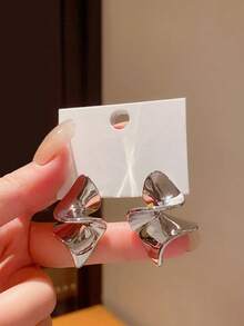 "Twisted Metal Earring – Artistic Design In Gold Or Silver" - 1 - 查看 3