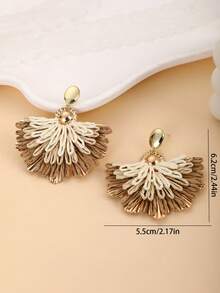 1 par de pendientes con colgante de pluma de pavo real de color degradado, diseño único, adecuado para vacaciones, fiestas y uso diario - Caqui - Ver 5