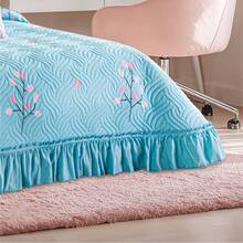 Concord NEO QUILT WITH COVERS - APRIL - View 2
