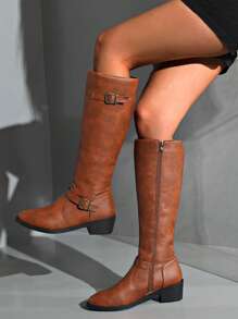 Botas hasta la rodilla de color marrón sólido para mujer, con diseño de hebilla de metal y cremallera lateral, botas de montar frías, botas de moda con puntera puntiaguda y tacón grueso de estilo punk gótico para otoño/invierno, fiesta - Marrón - Ver 2