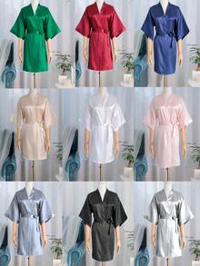 Bata nupcial de satén personalizada, diseño de manga corta, bata nupcial de dama de honor personalizada, bata de satén personalizada, bata nupcial personalizada, bata de preparación de dama de honor, bata de fiesta de boda, bata con ribete de encaje, bata con nombre personalizado, regalo de bata nupcial