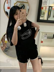 Áo thun nữ dáng rộng, họa tiết chữ đính sequin, trễ vai, màu đen, phong cách thường ngày mùa hè. - màu đen - Xem 4