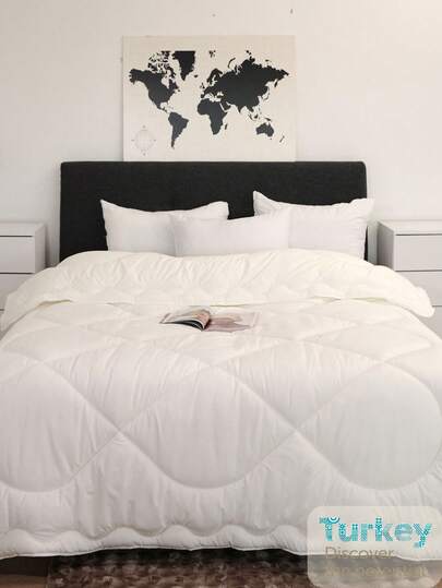 Luxurious 4-Season Luxury Quilt, 1pc Comforter With Soft And Breathable Hotel Style Fabric, Machine Washable, Comes Without Pillow Covers Or Inserts