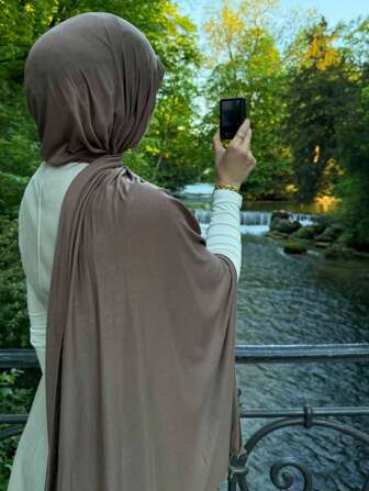 1条柔软纯色头巾，丝绸混纺素色长围巾，针织头巾，适合搭配连衣裙