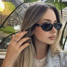 1 副女士复古椭圆形镜框时尚眼镜，带装饰镜腿，适合海滩、旅行、街头摄影、通勤的时尚眼镜