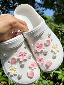 18个粉色花朵、白色花朵、粉色花瓣、白色ABS珍珠鞋夹，DIY装饰，多功能鞋饰，适用于女士凉鞋、拖鞋、花园鞋、沙滩包，是节日和生日礼物的绝佳选择。 - 彩色 - 查看 2
