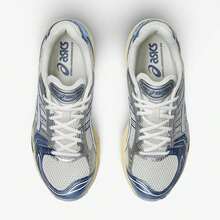 (Para Hombres) ASICS Gel Kayano 14 "Crema / Azul Metálico" (2024) 1203A537-102 - Azul - Ver 5