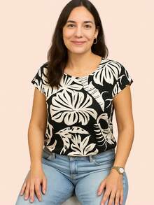 Women T-Shirts - 黑與白 - 查看 2