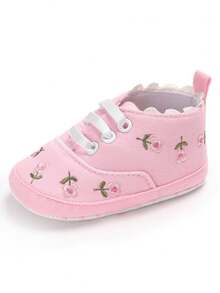 yibubu أحذية رضع من ماركة يبوبو وردية اللون مطرزة بزهور على قماش كانفاس، أحذية مريحة وناعمة للمشي الأول للرضع والأطفال الصغار، أحذية رياضية للخارج مناسبة للربيع والخريف