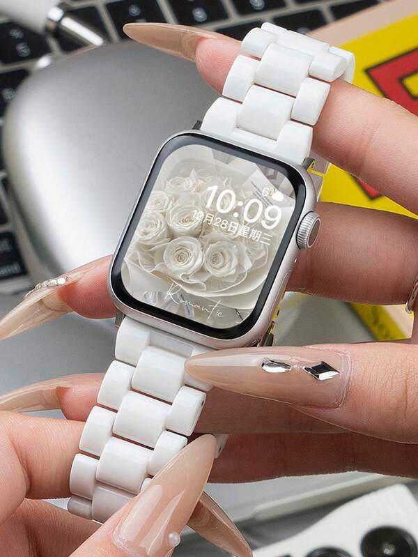 1条白色树脂表带，兼容表带40mm、44mm、45mm、41mm、42mm、38mm，适用于Ultra、SE、Series 11、10、9、8、7、6、5、4、3、2、1代手表